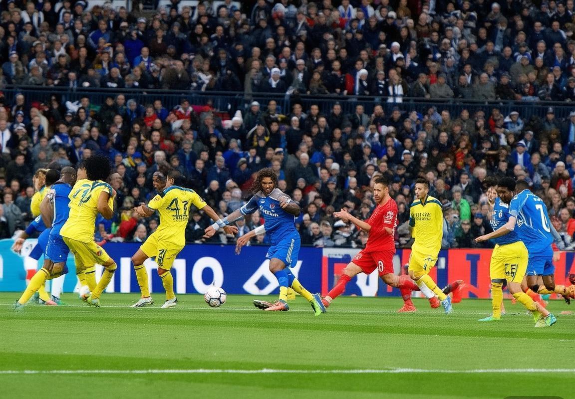 2018年布莱顿VS切尔西：赛季巅峰对决回顾与战术解析(图3)