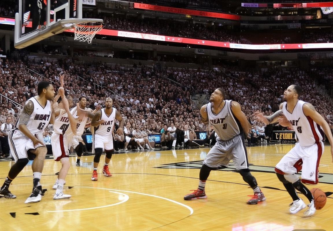 2015年热火马刺季前赛：巅峰对决精彩回顾(图1)